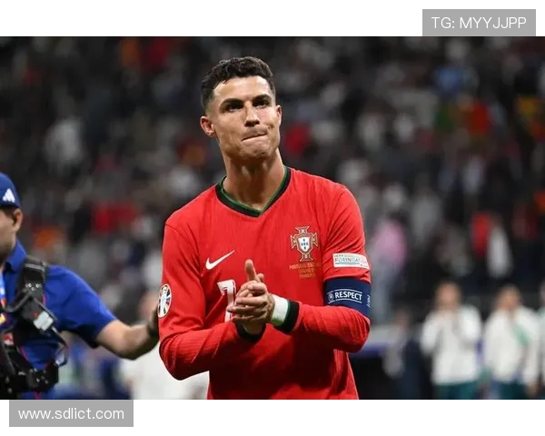 全球足球历史上最强十大球星盘点与排名解析