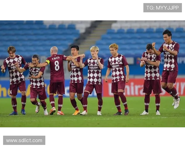 足球星连珠现象解析:多位传奇球员同场竞技的历史意义与未来展望 足球星连珠现象解析:多位传奇球员同场竞技的历史意义与未来展望